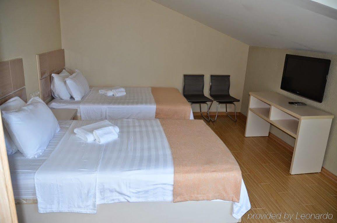 Legacy Hotel 4*